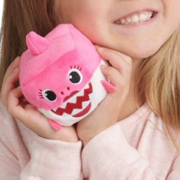 PINK FONG BABY SHARK PLUSHIE WITH SOUND - Picture 6 of 8